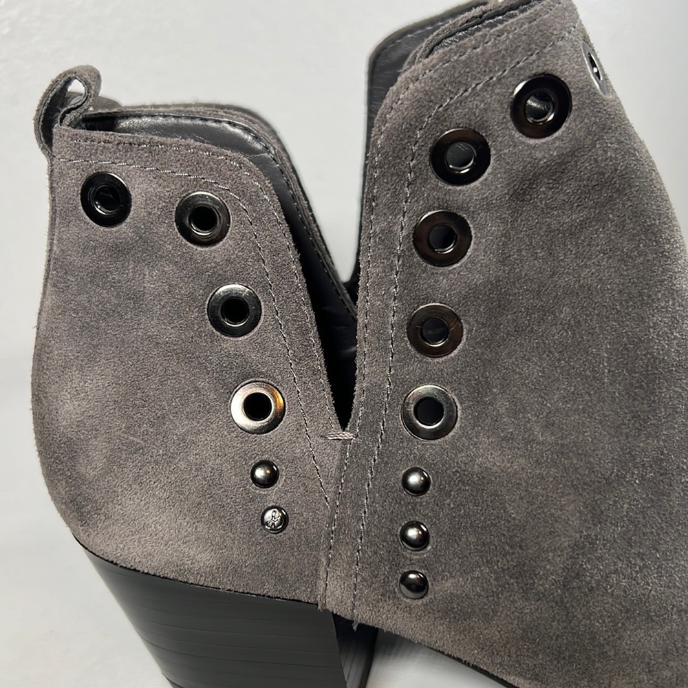 Sam Edelman Rubin Women's Gray Eyelet Leather Ankle Bootie Cuban Heels Size 8 - Picture 7 of 16